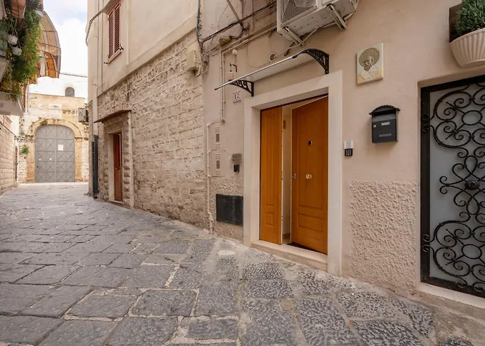 Guesthost - Number 12 Luxury Бари