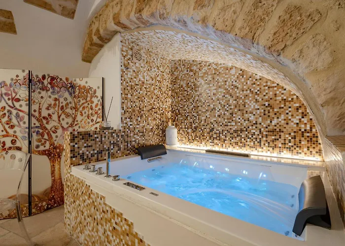 Guesthost - Number 12 Luxury 3*