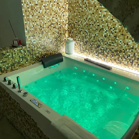Frühstückspension Guesthost - Number 12 Luxury