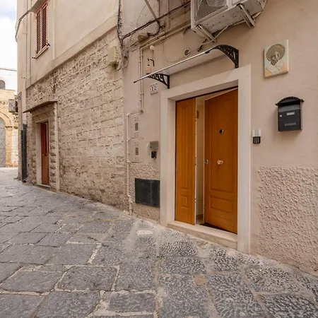 Guesthost - Number 12 Luxury Bari