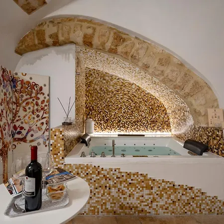 Bed & Breakfast Guesthost - Number 12 Luxury 4*