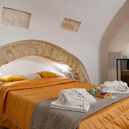 Frühstückspension Guesthost - Number 12 Luxury Bari