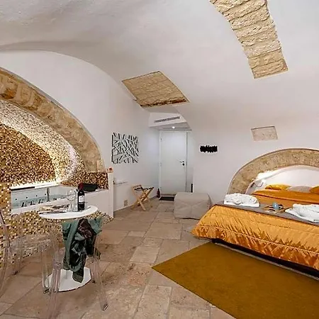 Guesthost - Number 12 Luxury 3*