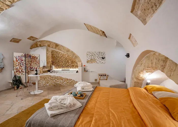 Guesthost - Number 12 Luxury Bed and Breakfast Μπάρι