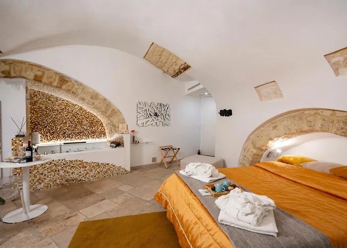 Guesthost - Number 12 Luxury 4*