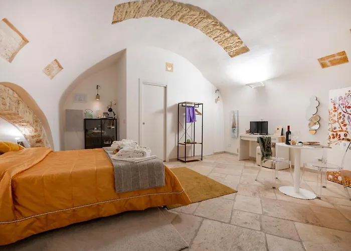 Guesthost - Number 12 Luxury Bed and Breakfast Μπάρι